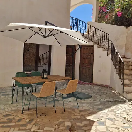Individual Tranquila Con Bano Privado En Piso Compartido *