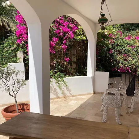 Individual Tranquila Con Bano Privado En Piso Compartido *