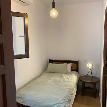 Individual Tranquila Con Bano Privado En Piso Compartido