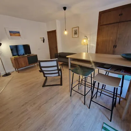Apartment Individual Tranquila Con Bano Privado En Piso Compartido *